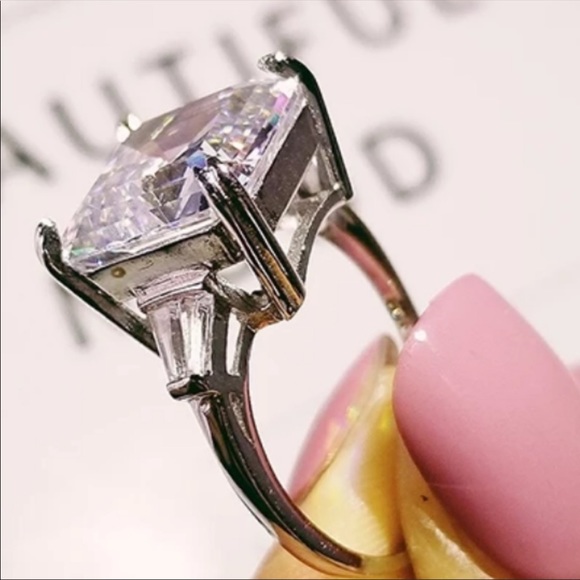 HUGE 9.5 CARAT ASSCHER ENGAGEMENT STATEMENT RING - Picture 6 of 6